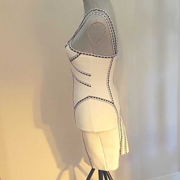 Fashion Nova Woman's White & Black Sleeveless Dress , Size: S - Picture 8 of 8